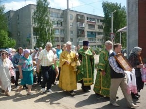 11. Пение тропаря праздника